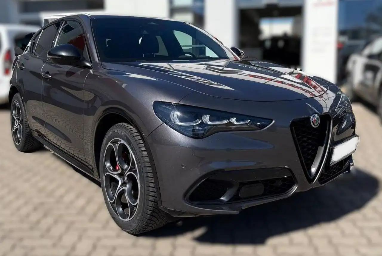 Alfa Romeo Stelvio 2025