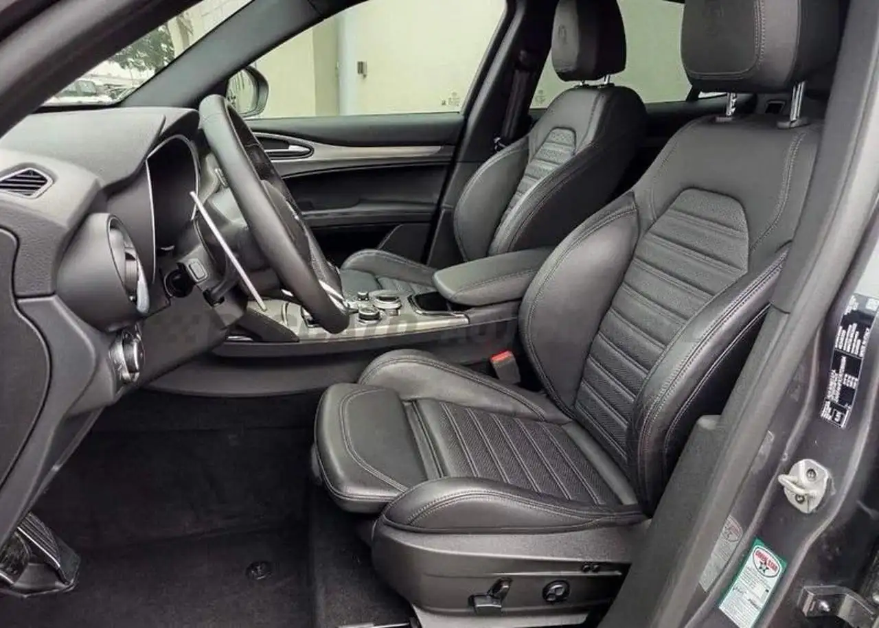 Alfa Romeo Stelvio 2025