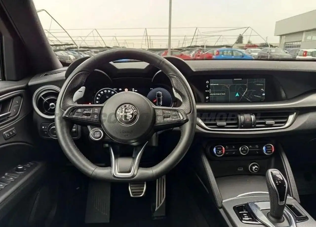 Alfa Romeo Stelvio 2025