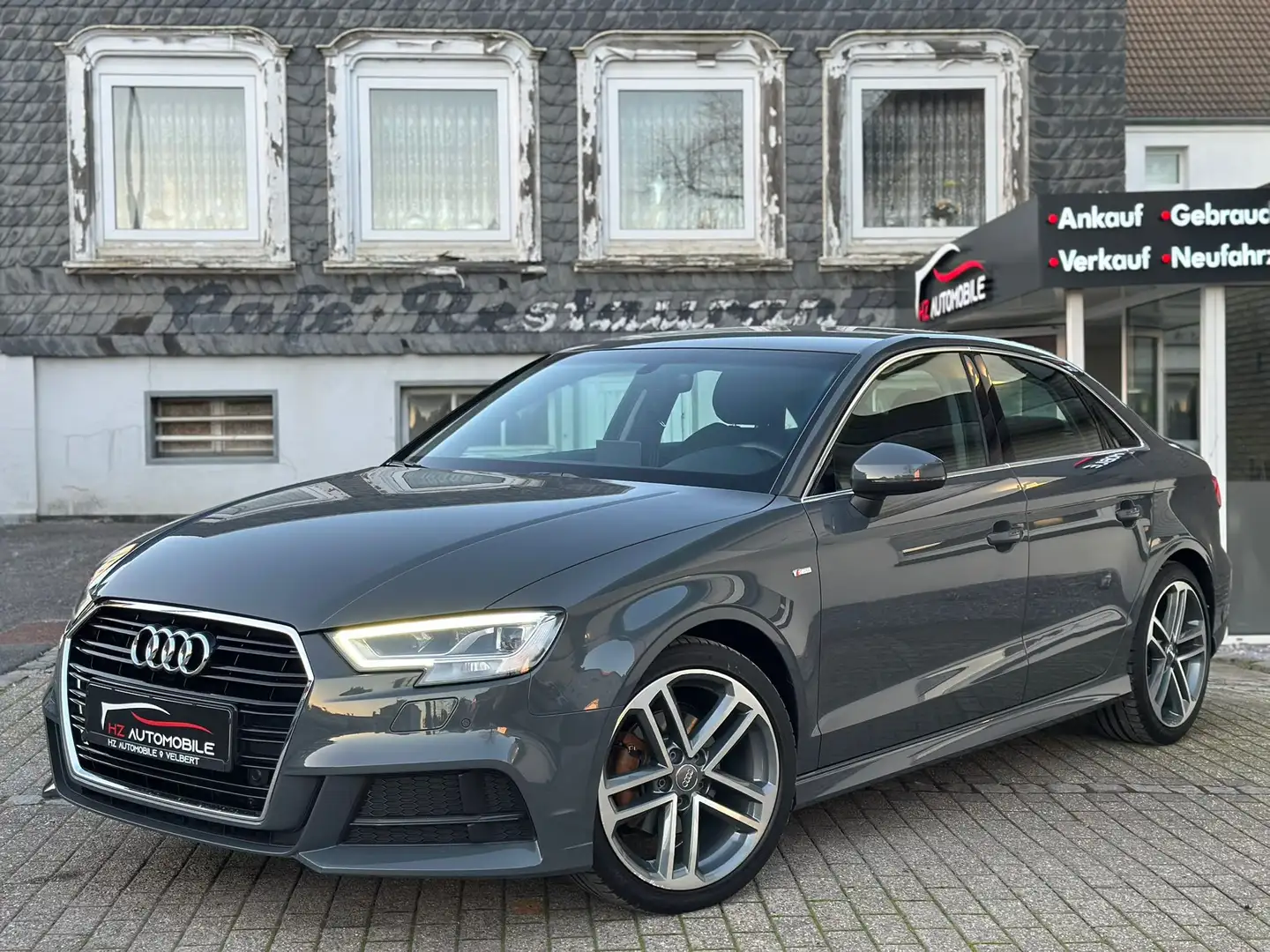 Audi A3 1.4 TFSI S-LINE sport Lim. *NAVI*LED*SHZ*PDC Grau - 2