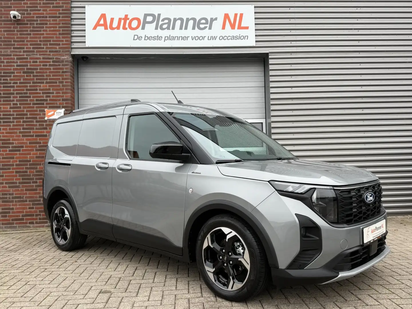 Ford Transit Courier 1.0 EcoBoost! Camera! Clima! Cruise! Grijs - 1