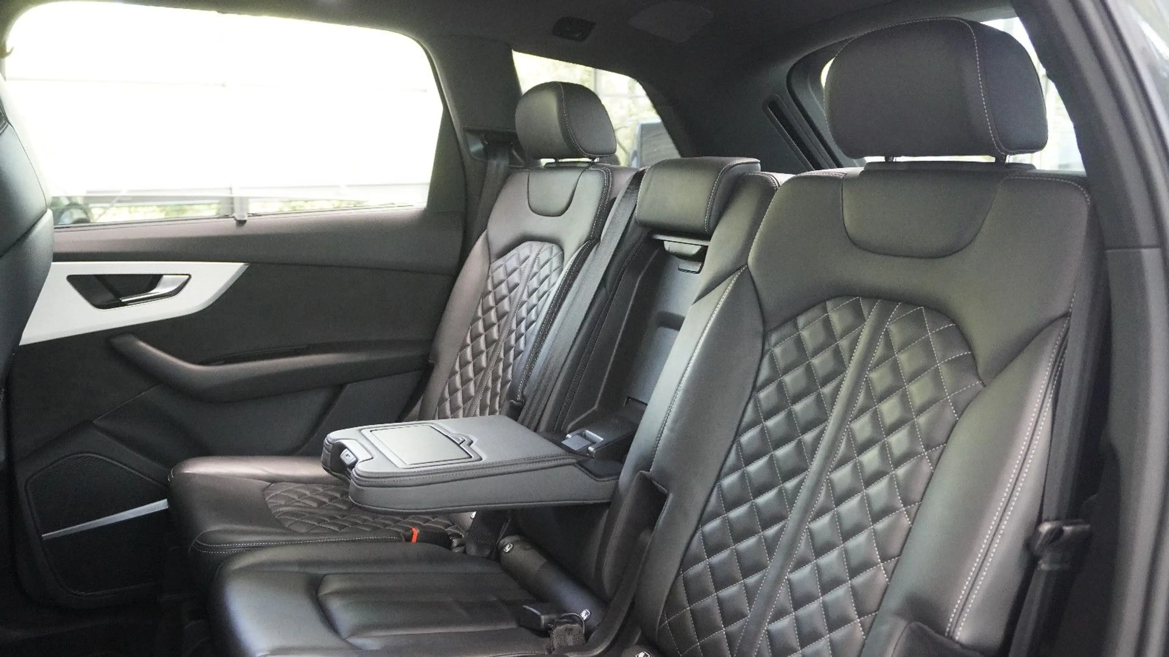 Audi SQ7 4.0 TDI quattro*RS-SEATS*PANO*STHZ*LUFT*22LM — photo 15