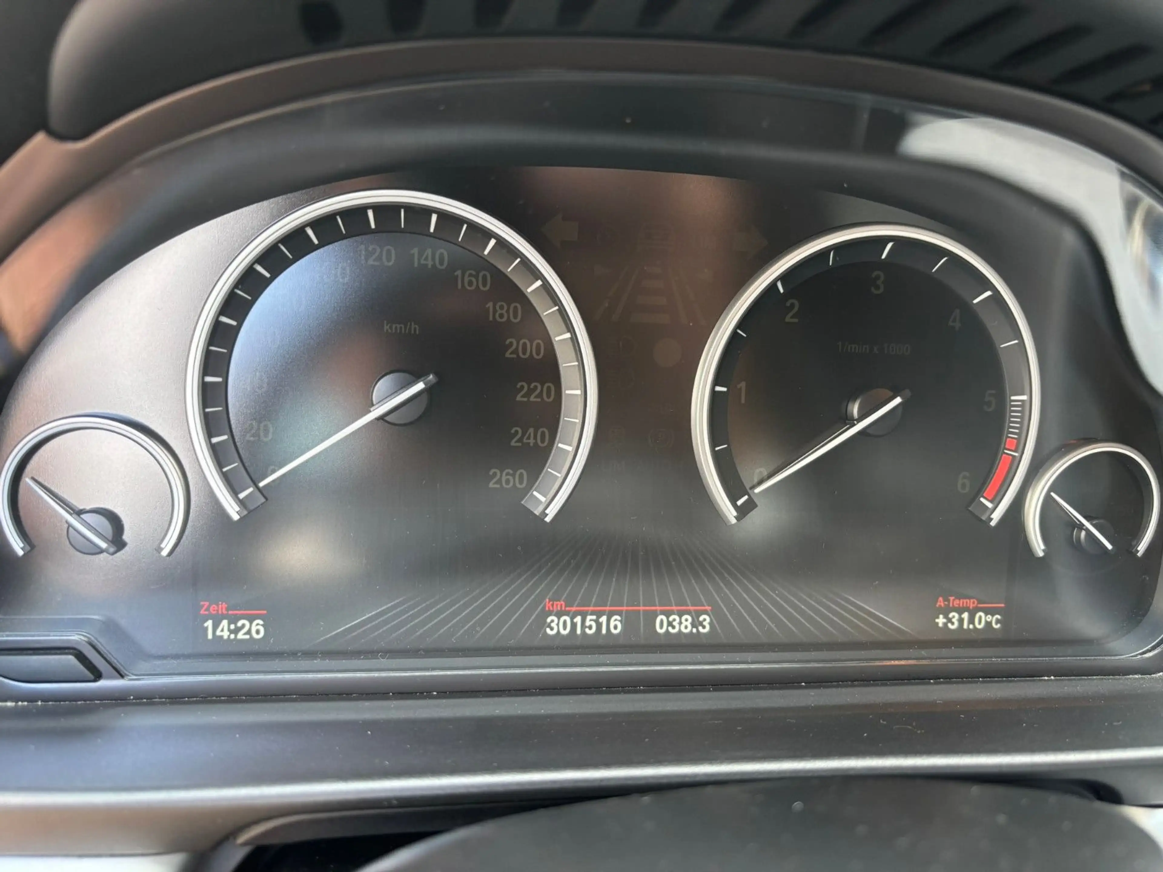 BMW 550 5 Touring M550 d xDrive — photo 7