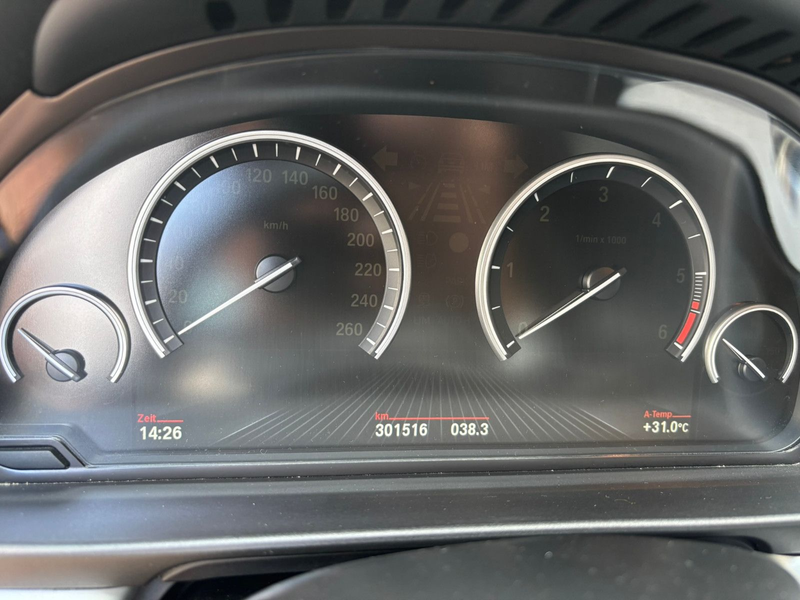 BMW 550 5 Touring M550 d xDrive — photo 8