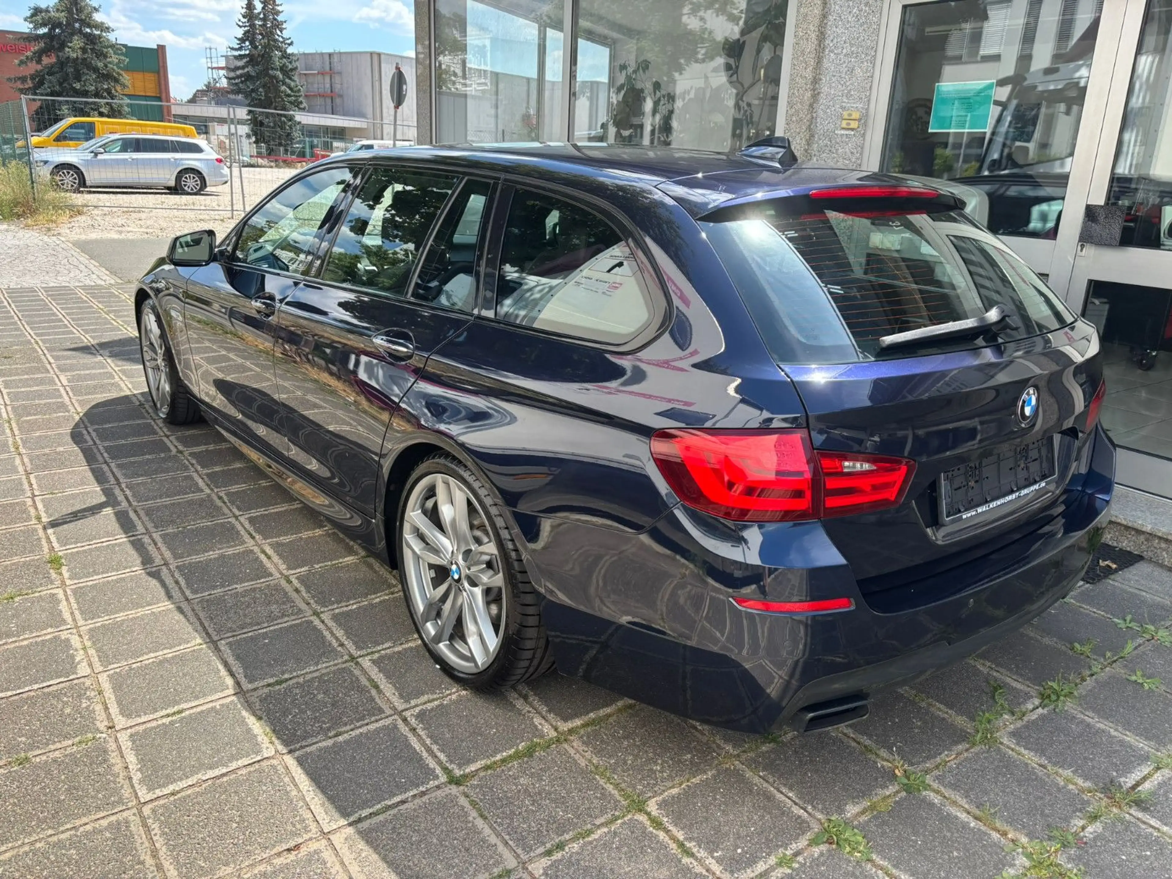 BMW 550 5 Touring M550 d xDrive — photo 4