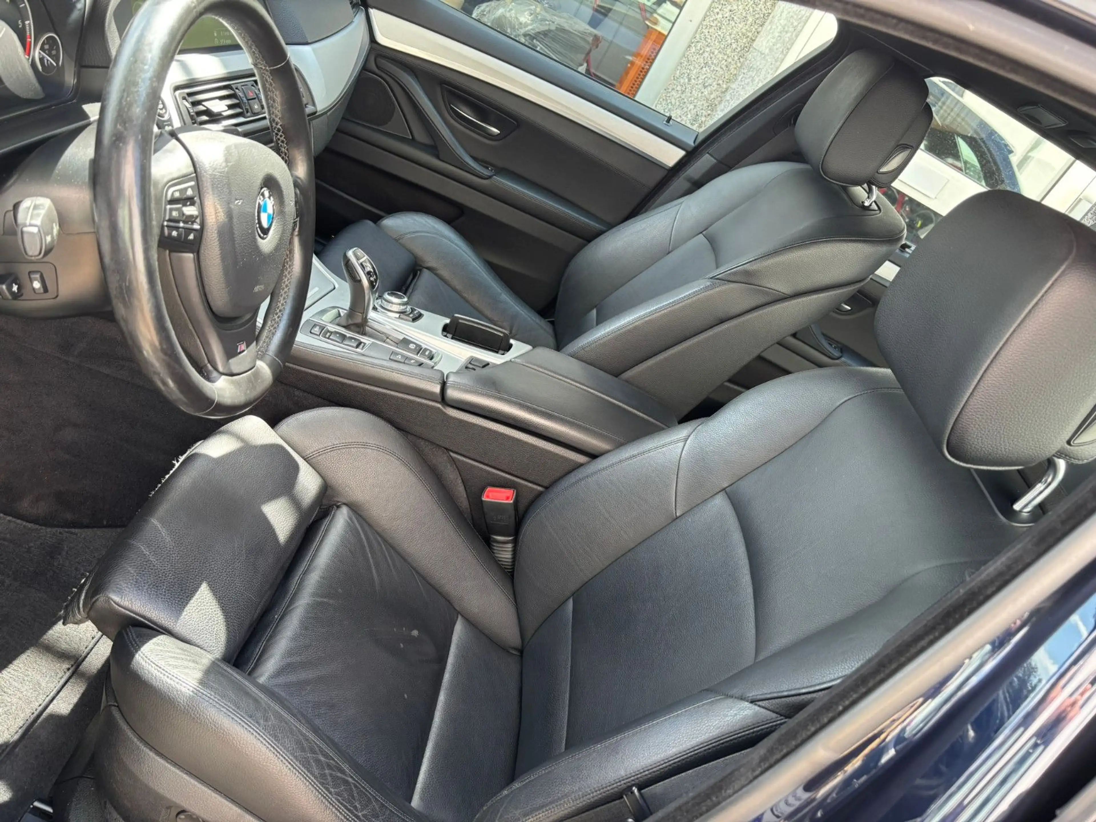 BMW 550 5 Touring M550 d xDrive — photo 10