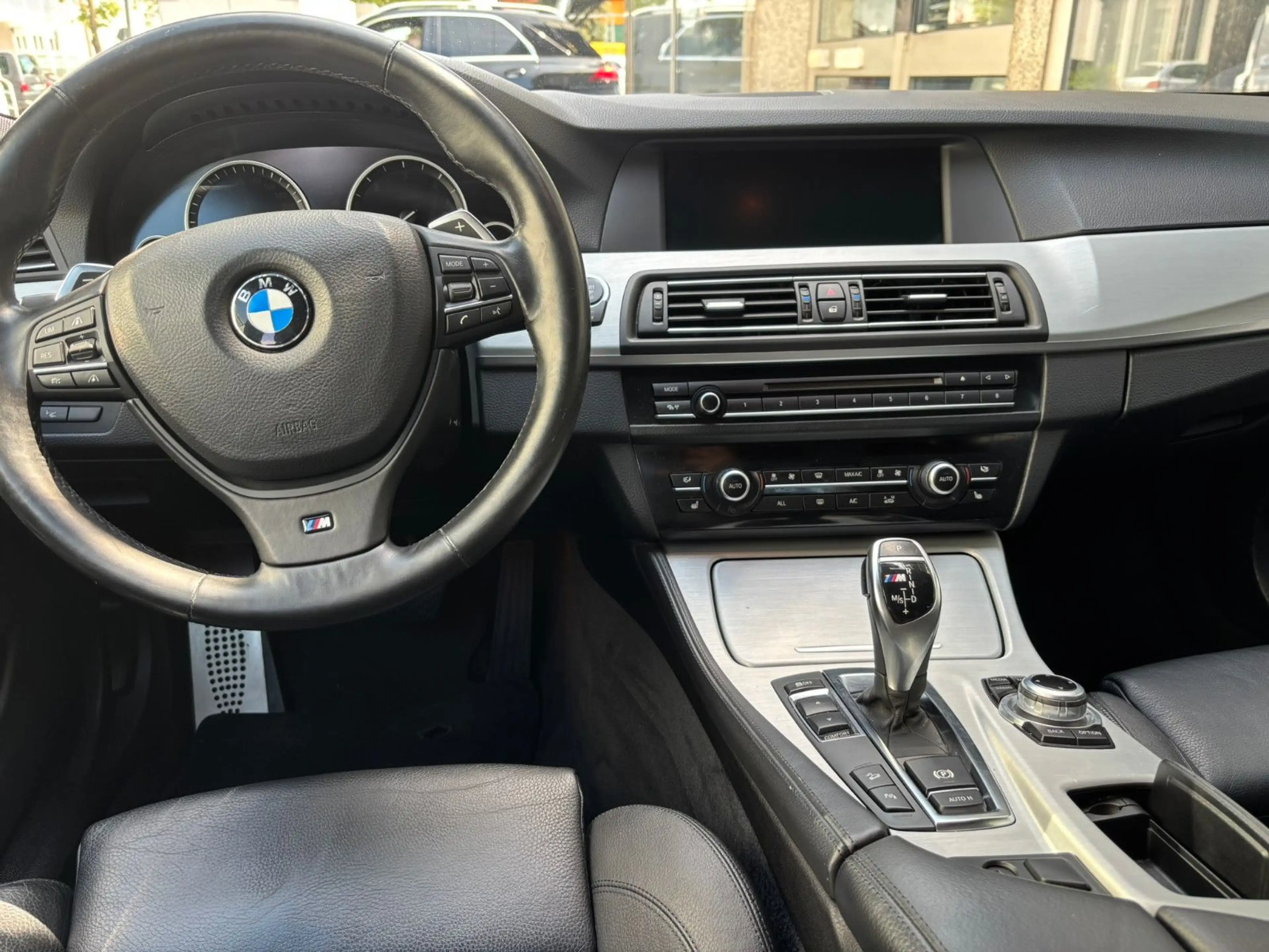 BMW 550 5 Touring M550 d xDrive — photo 8