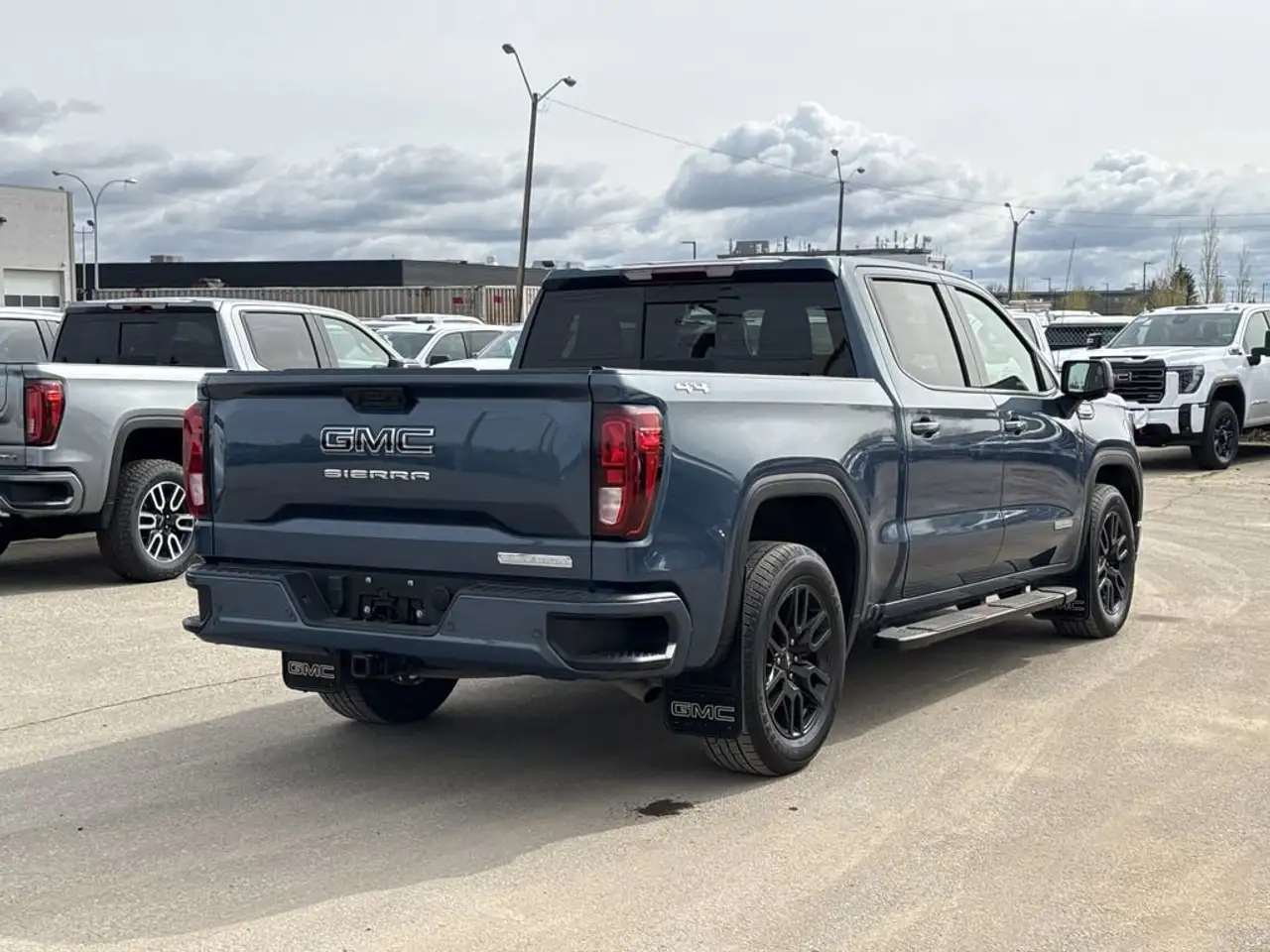 GMC Sierra 1500 снимка GMC Sierra 1500
