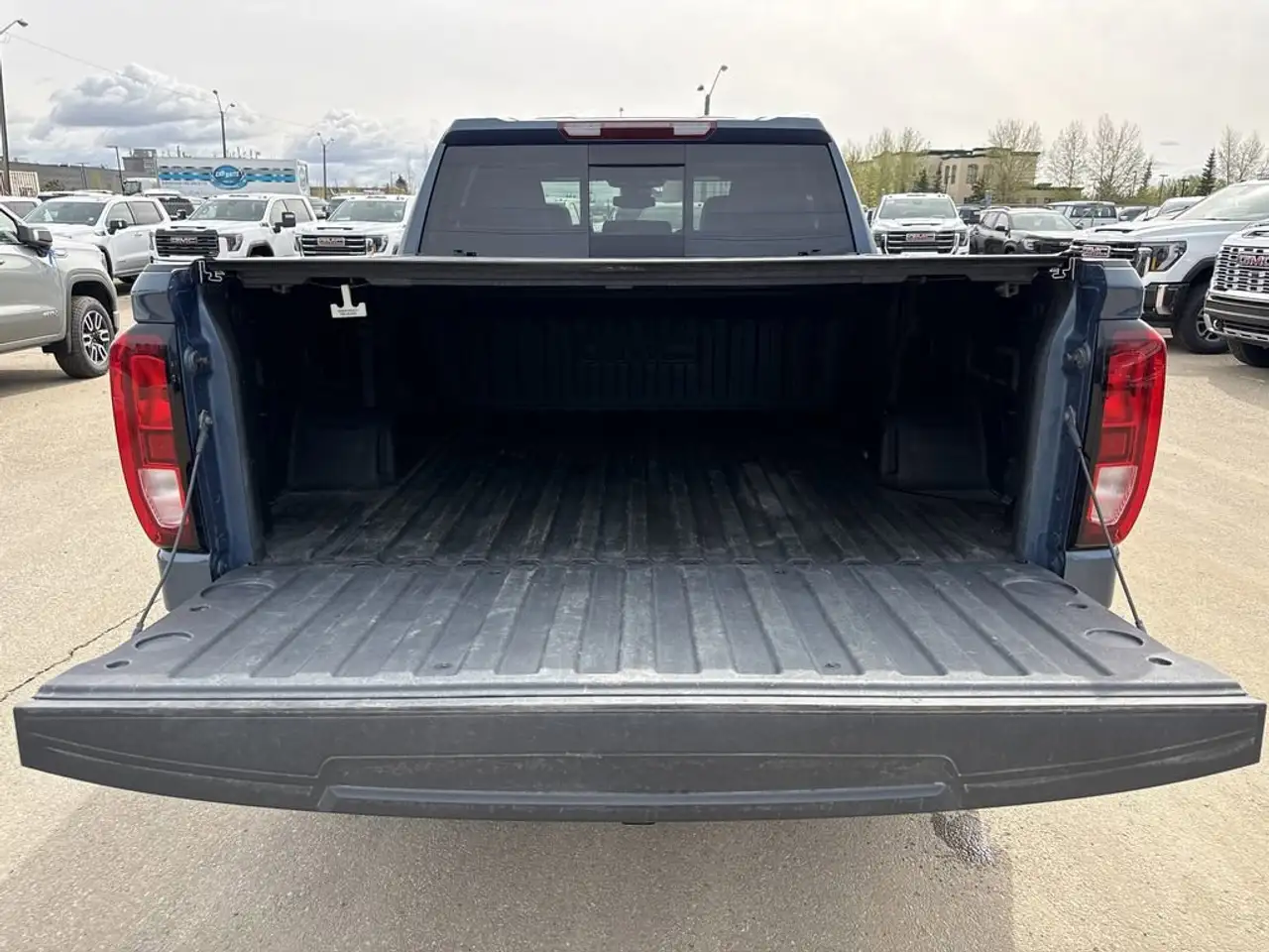 GMC Sierra 1500 снимка GMC Sierra 1500