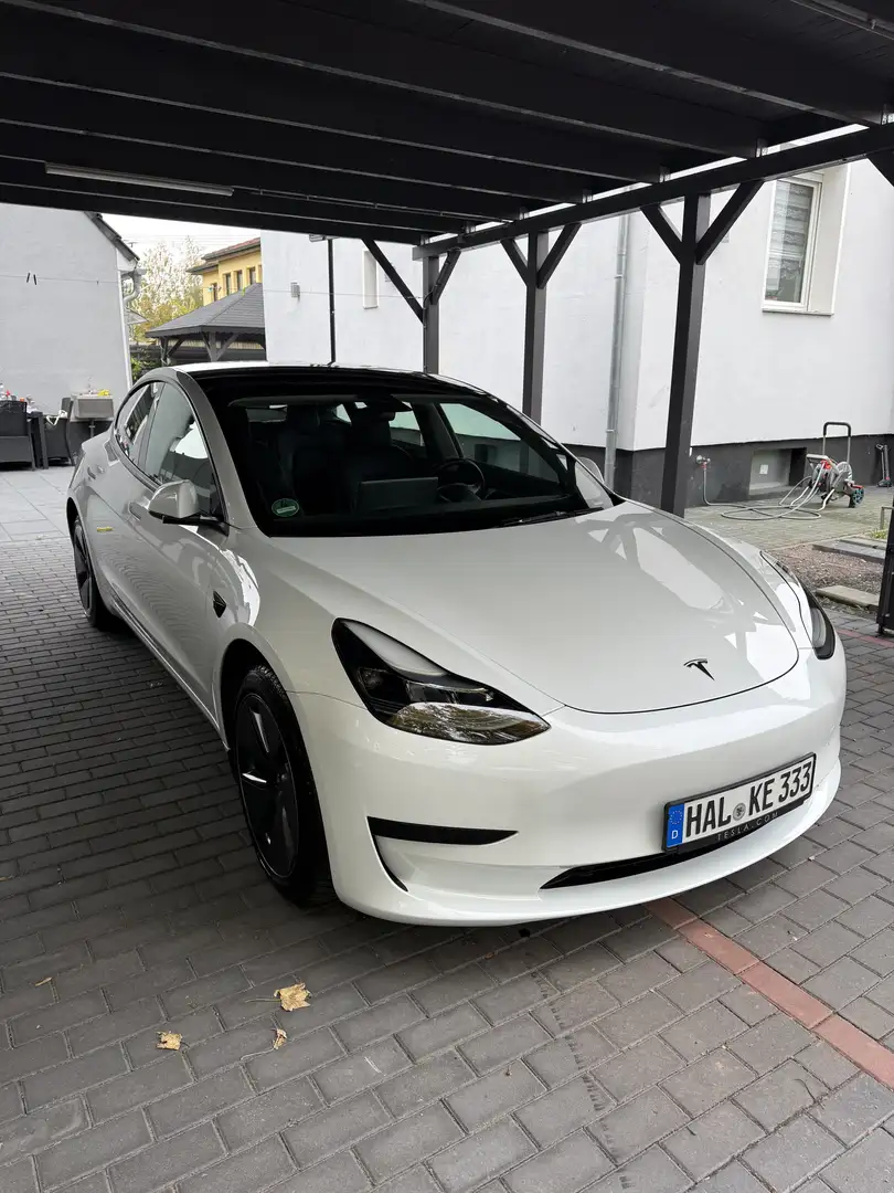 Tesla Model 3 Standard Reichweite Plus Hinterradantrieb Weiß - 2