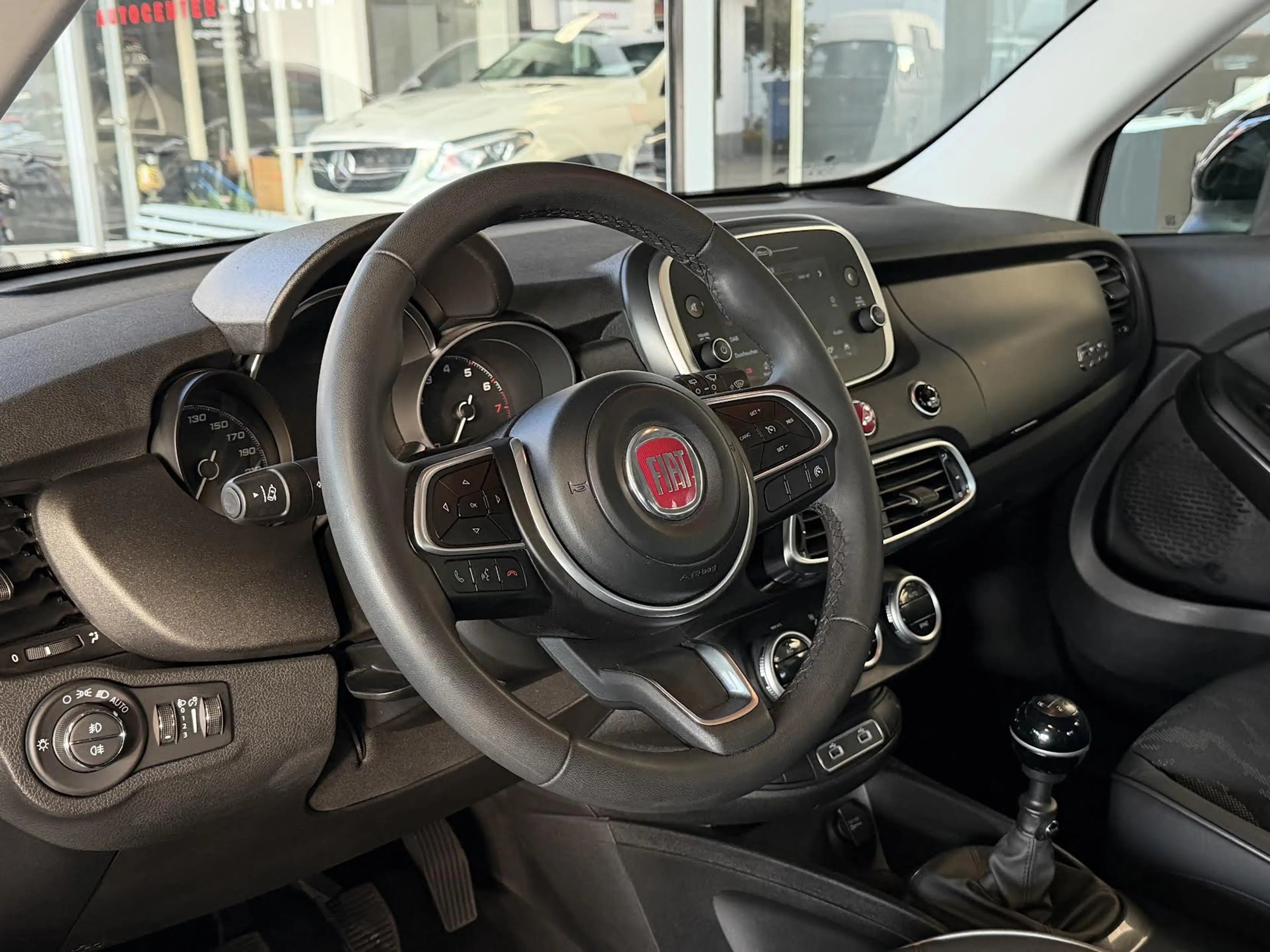 Fiat 500X Cross°KAMERA°APPLE CARPLAY°KLIMAAUT°STZHG°WENIG KM° — photo 8
