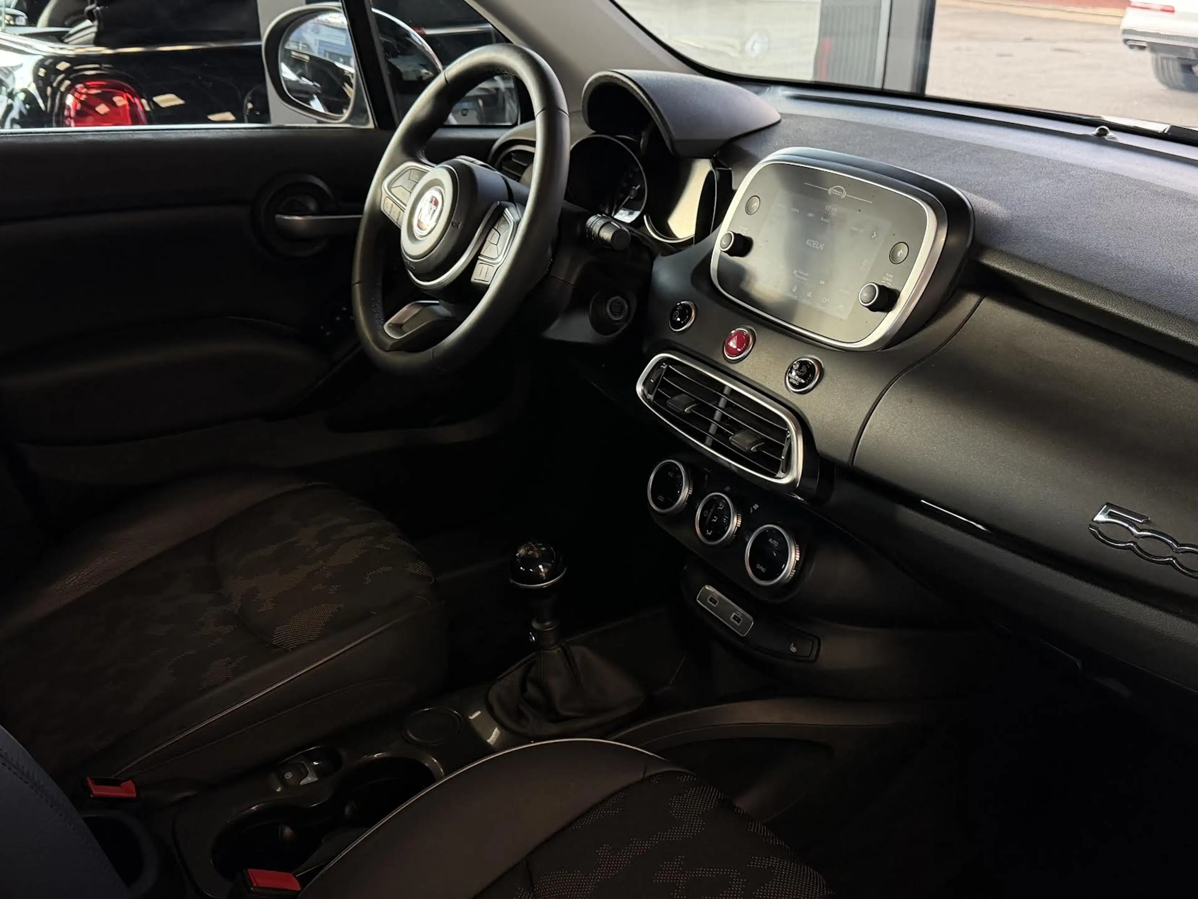 Fiat 500X Cross°KAMERA°APPLE CARPLAY°KLIMAAUT°STZHG°WENIG KM° — photo 11