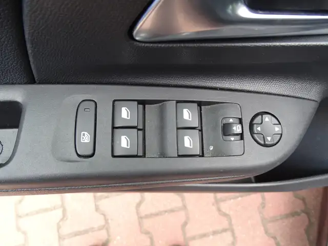 Opel Corsa view 9