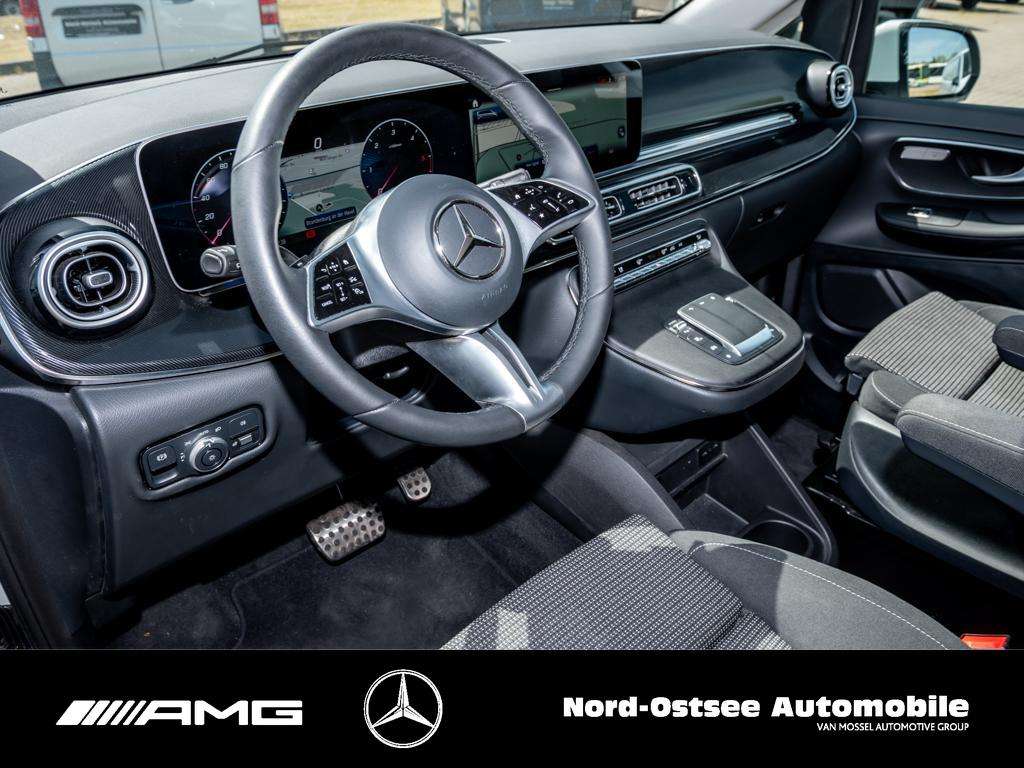 Mercedes-Benz V 220