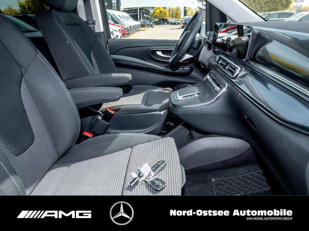 Mercedes-Benz V 220
