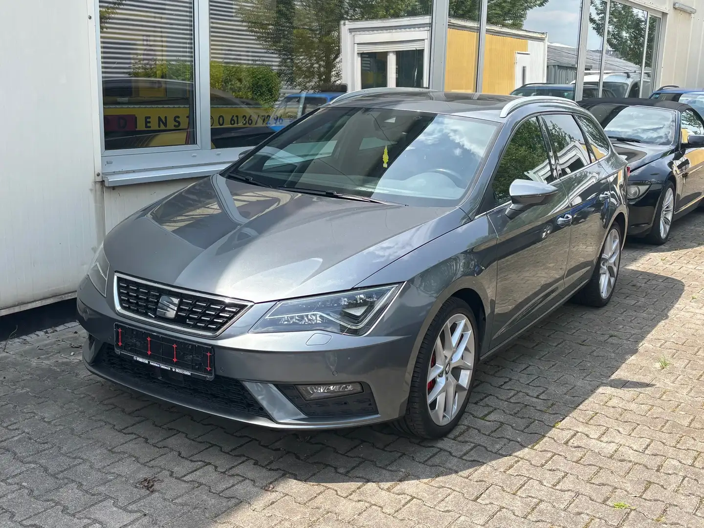 SEAT Leon 1,8i Xcellence /Sport /Navi/LED/Automatik/Pano/ Gris - 2