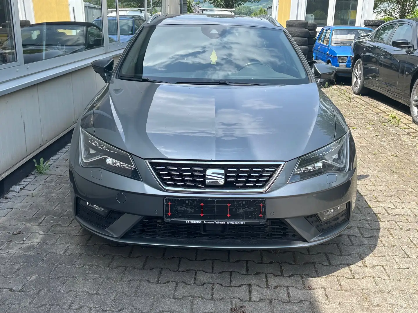 SEAT Leon 1,8i Xcellence /Sport /Navi/LED/Automatik/Pano/ Gris - 1