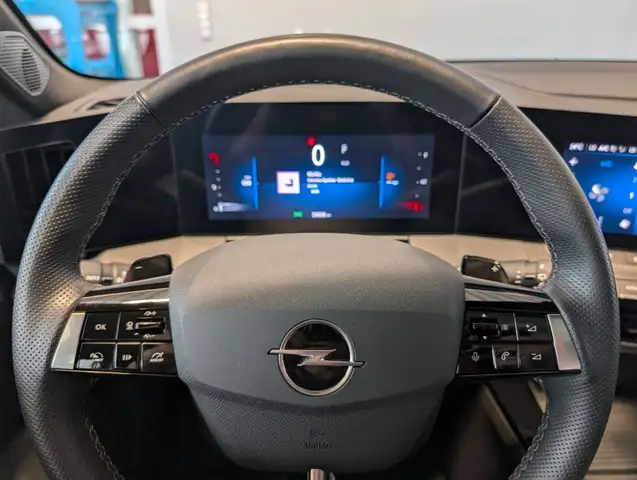Opel Astra view 15
