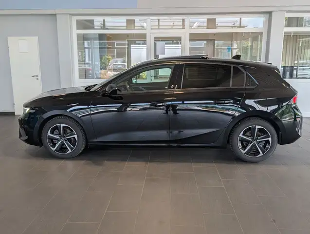 Opel Astra view 6