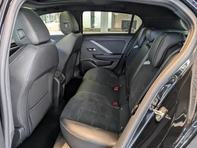 Opel Astra view 10