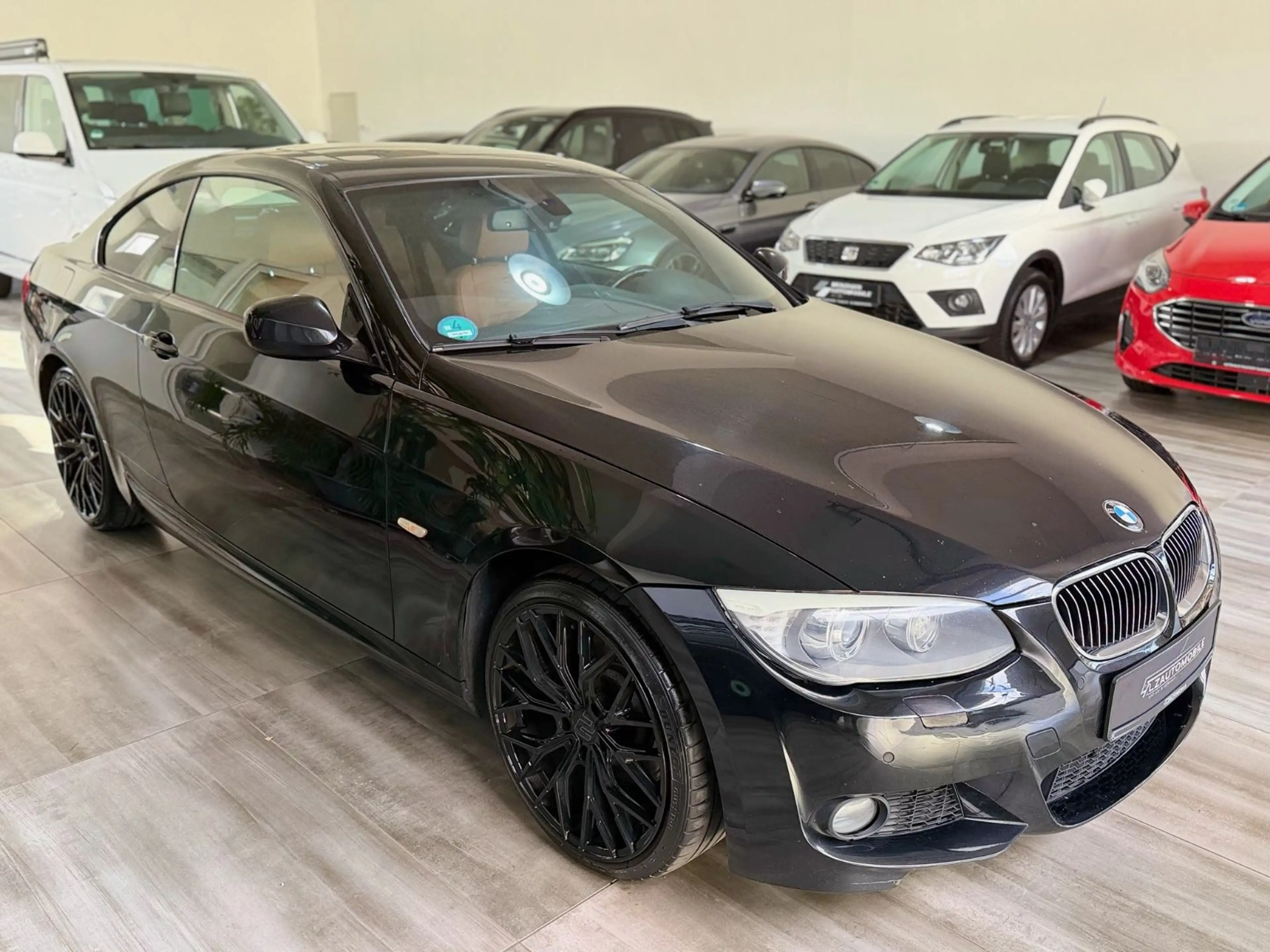 BMW 330 d Coupe M Paket LCI xDrive Shadow Line — photo 3