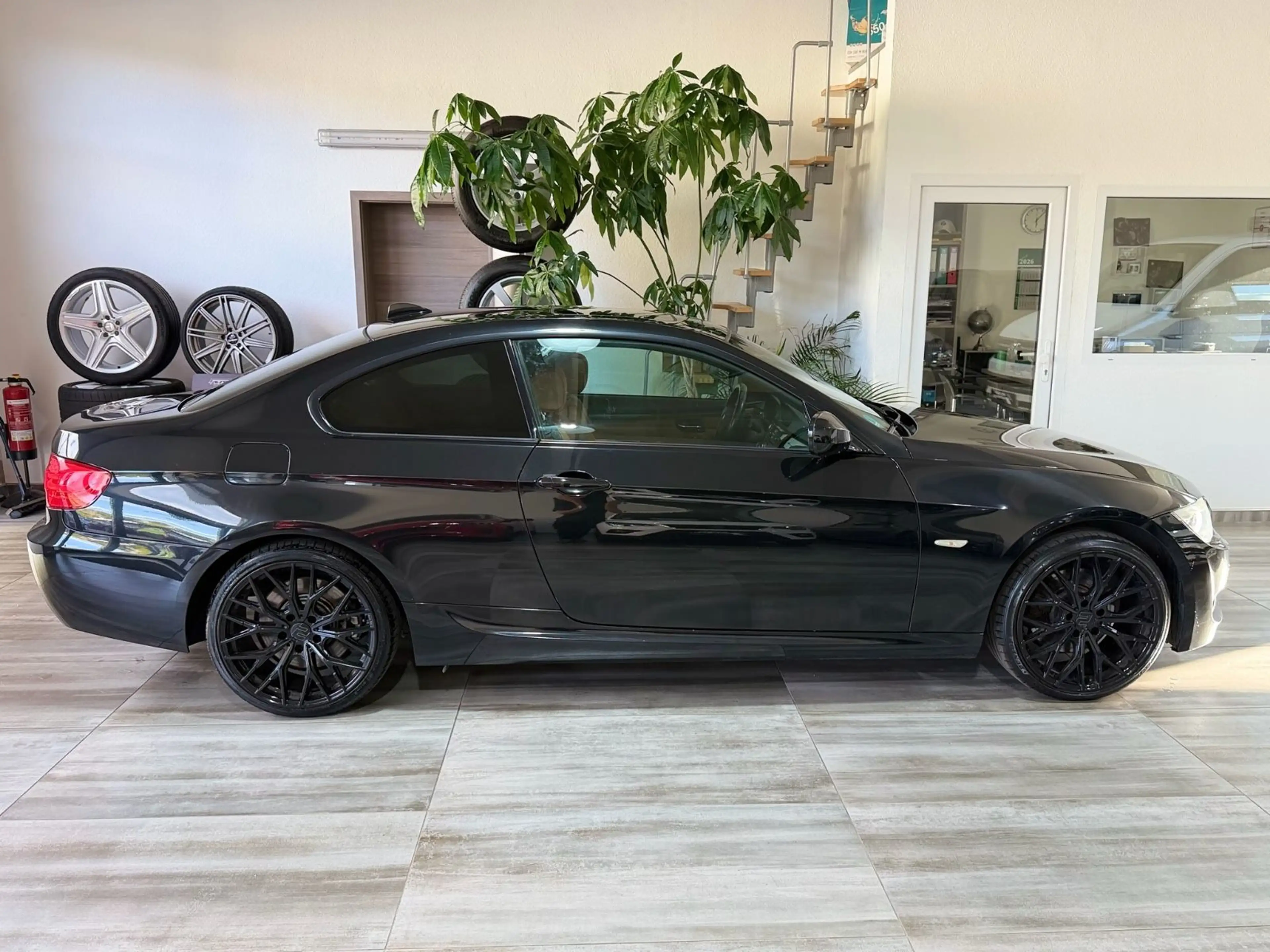 BMW 330 d Coupe M Paket LCI xDrive Shadow Line — photo 7