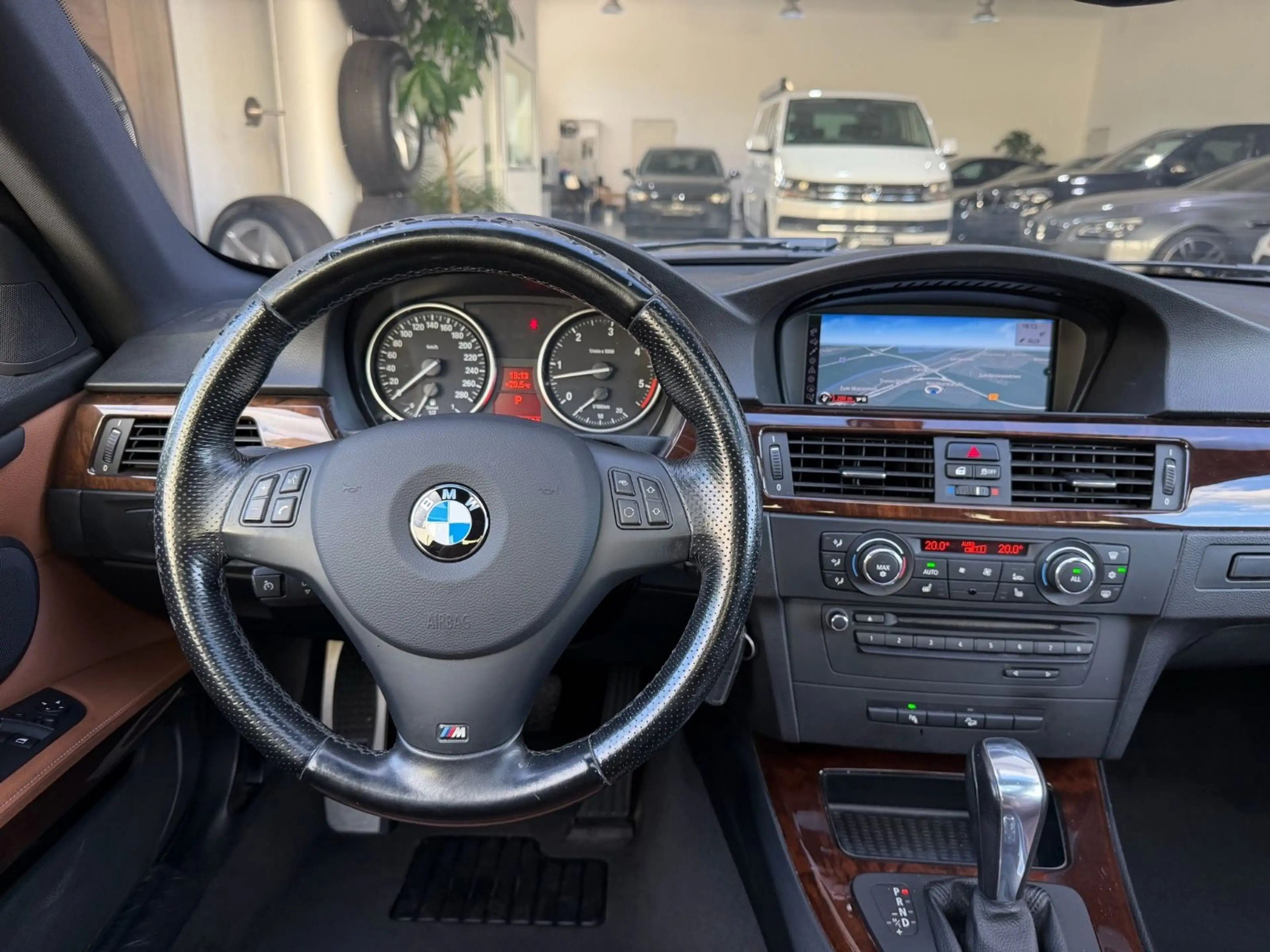 BMW 330 d Coupe M Paket LCI xDrive Shadow Line — photo 14