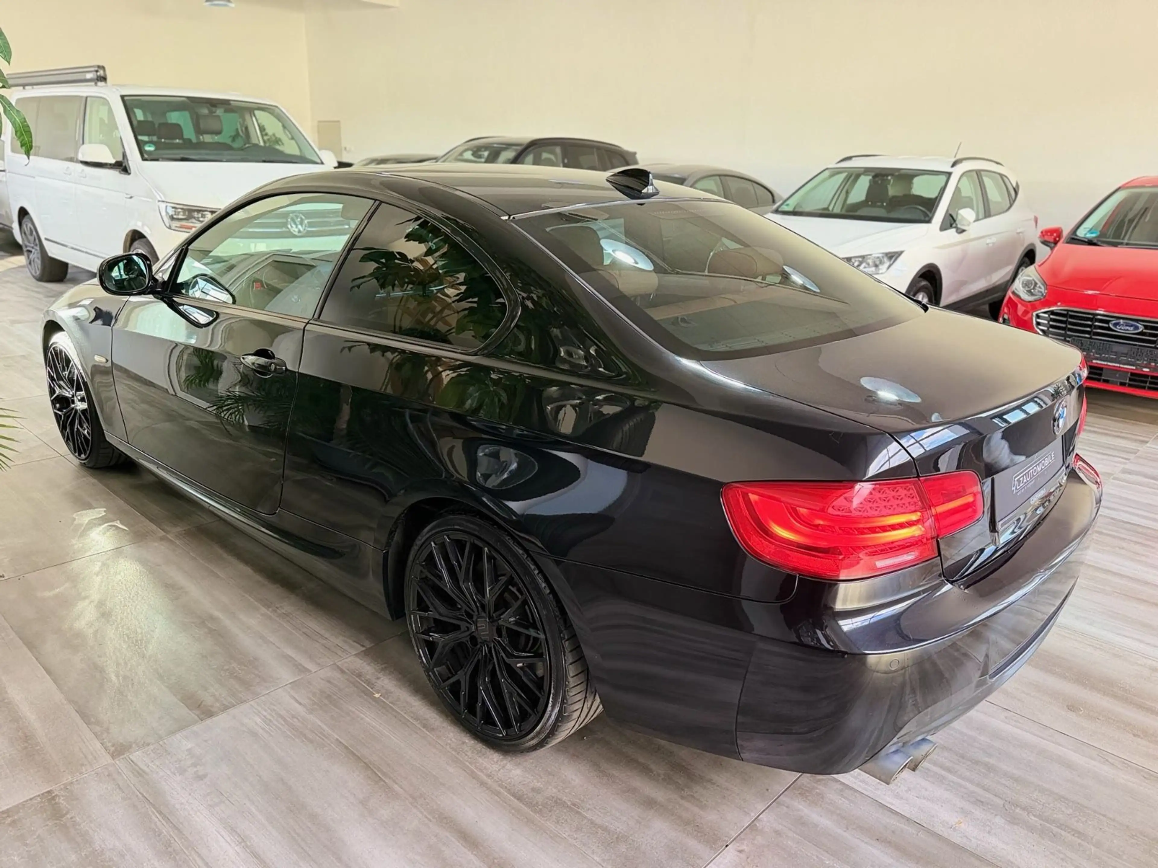 BMW 330 d Coupe M Paket LCI xDrive Shadow Line — photo 6