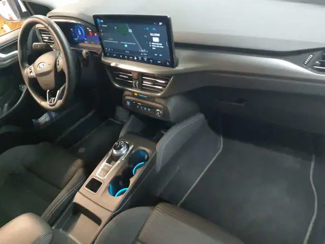 Ford Focus view 13