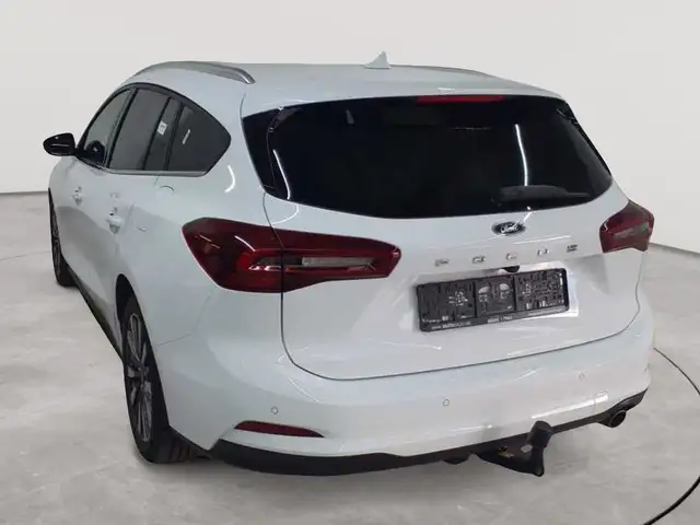 Ford Focus view 2