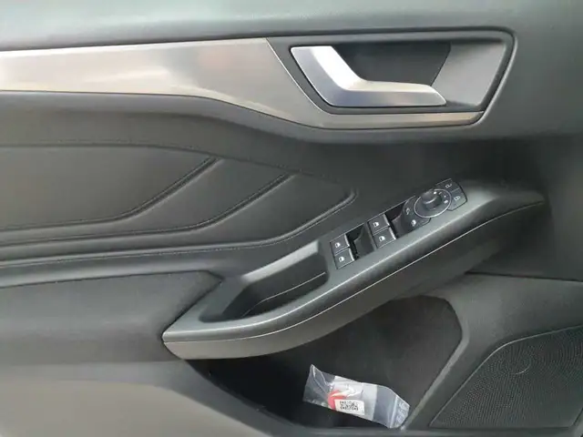 Ford Focus view 4
