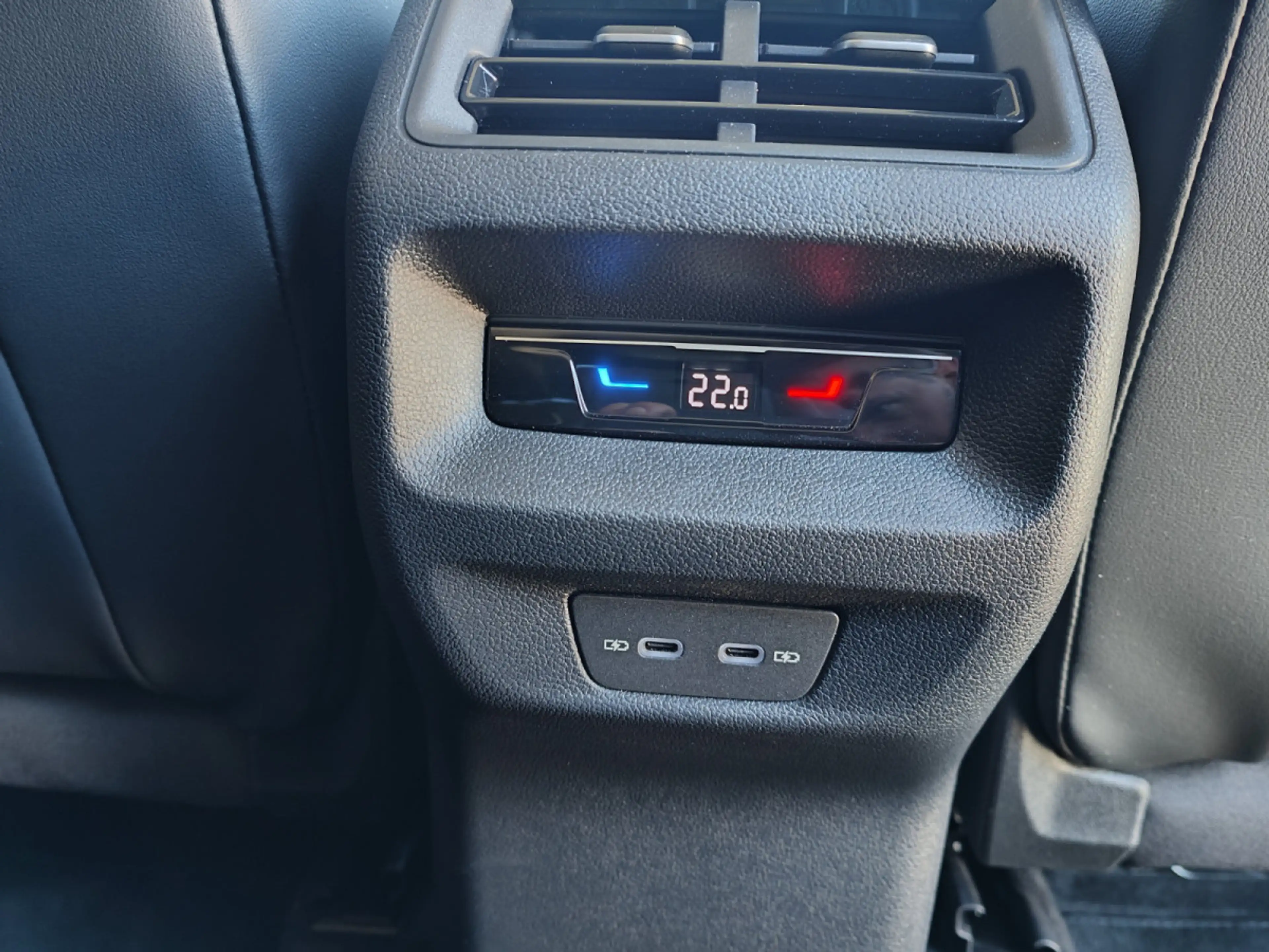 Volkswagen Tiguan 2.0 TDI DSG GPS CARPLAY CAMERA 360 SIEGES CHAUFFAN — photo 10