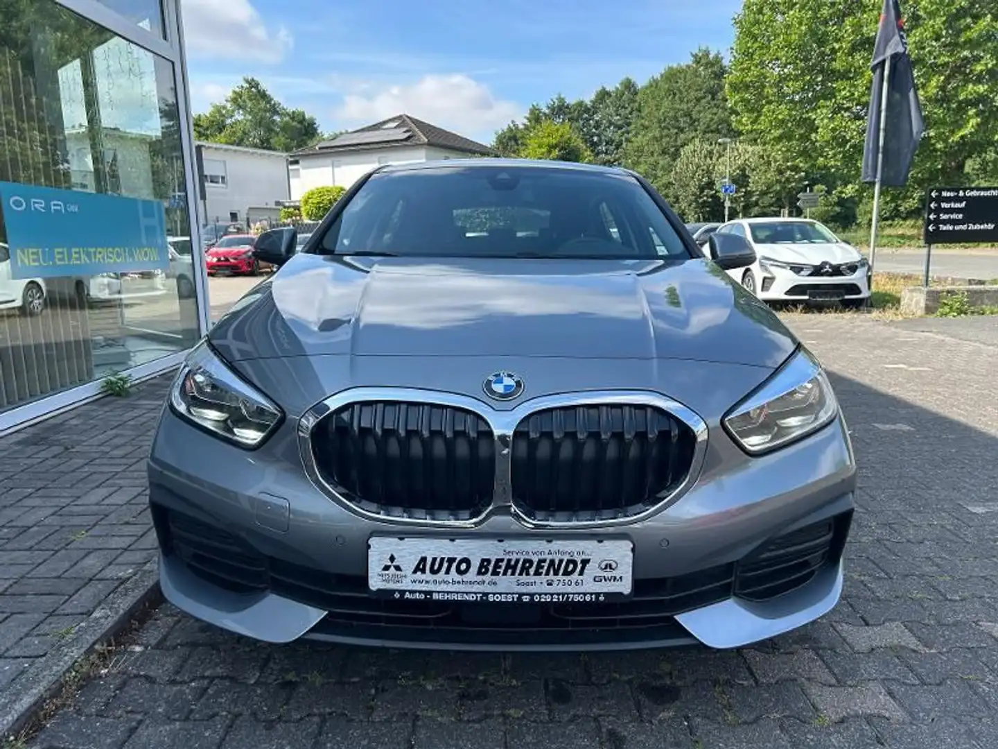 BMW 118 i Advantage *8-Räder*PDC V+H*Gestiksteuerung* Grau - 2