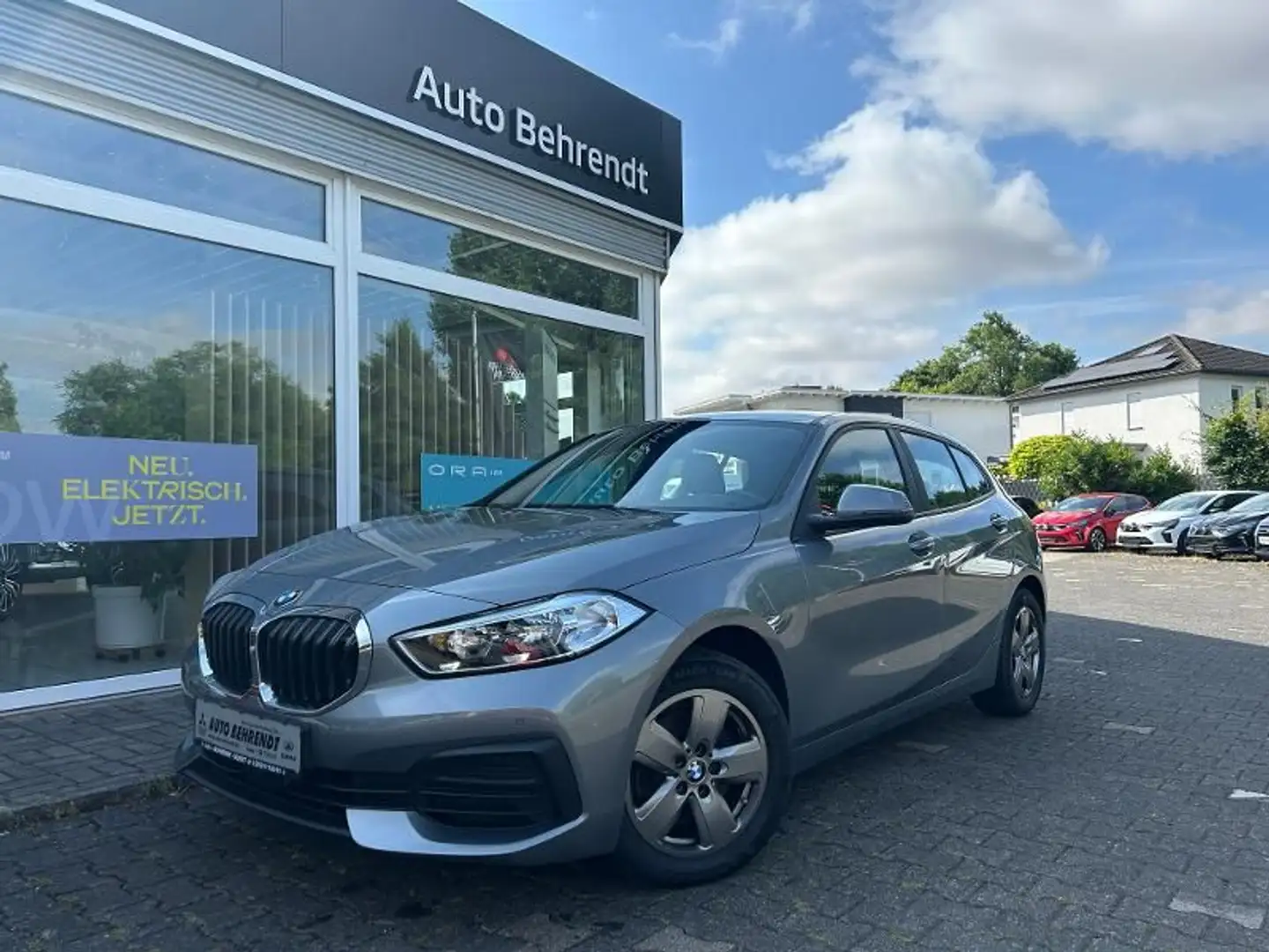 BMW 118 i Advantage *8-Räder*PDC V+H*Gestiksteuerung* Grau - 1