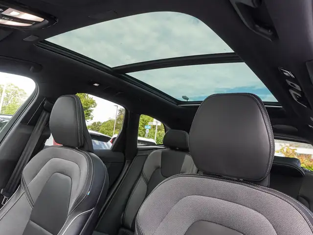 Volvo XC60 view 8