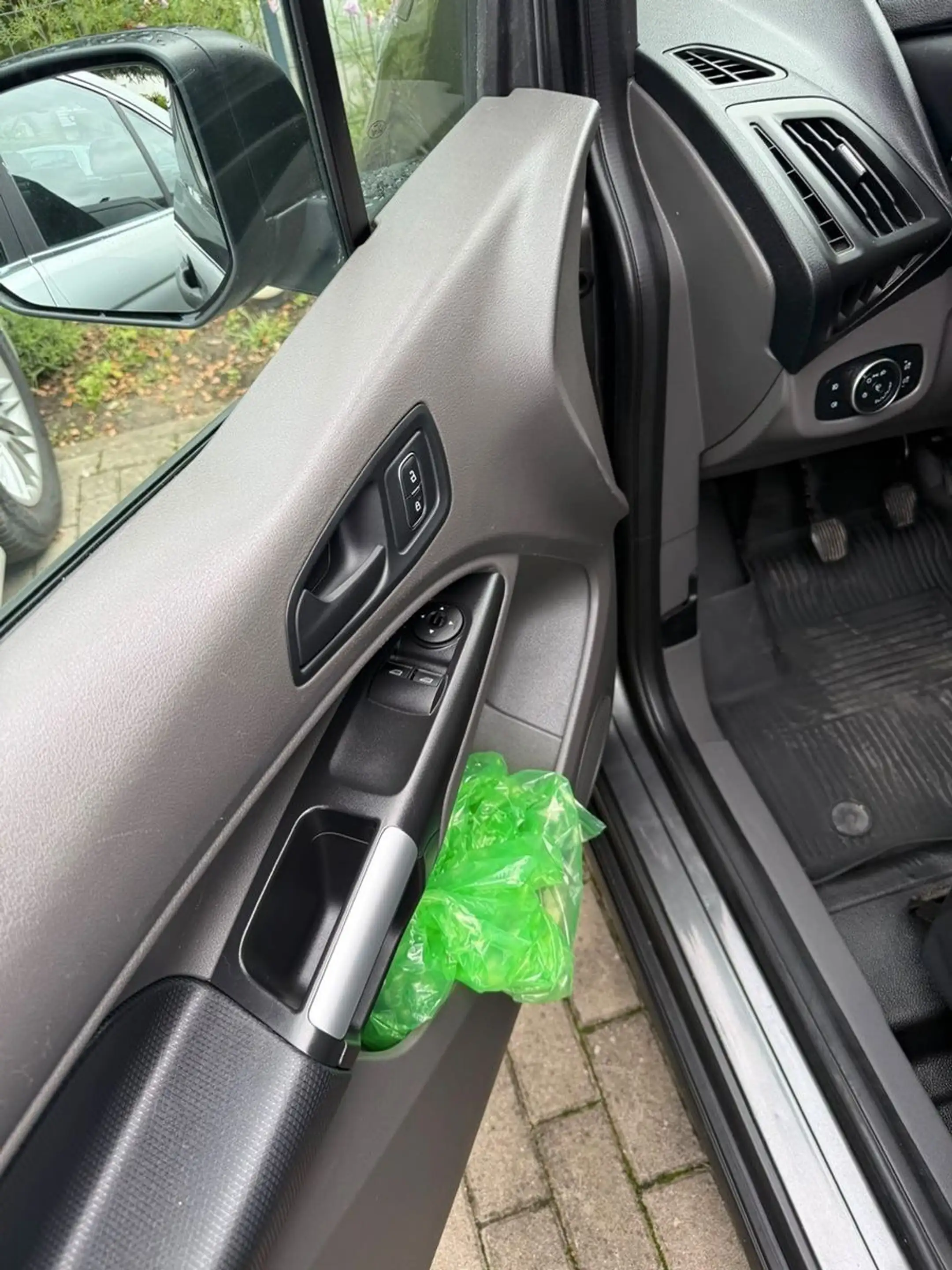 Ford Transit Connect Kasten SHZ Klima AHK PDC — photo 6