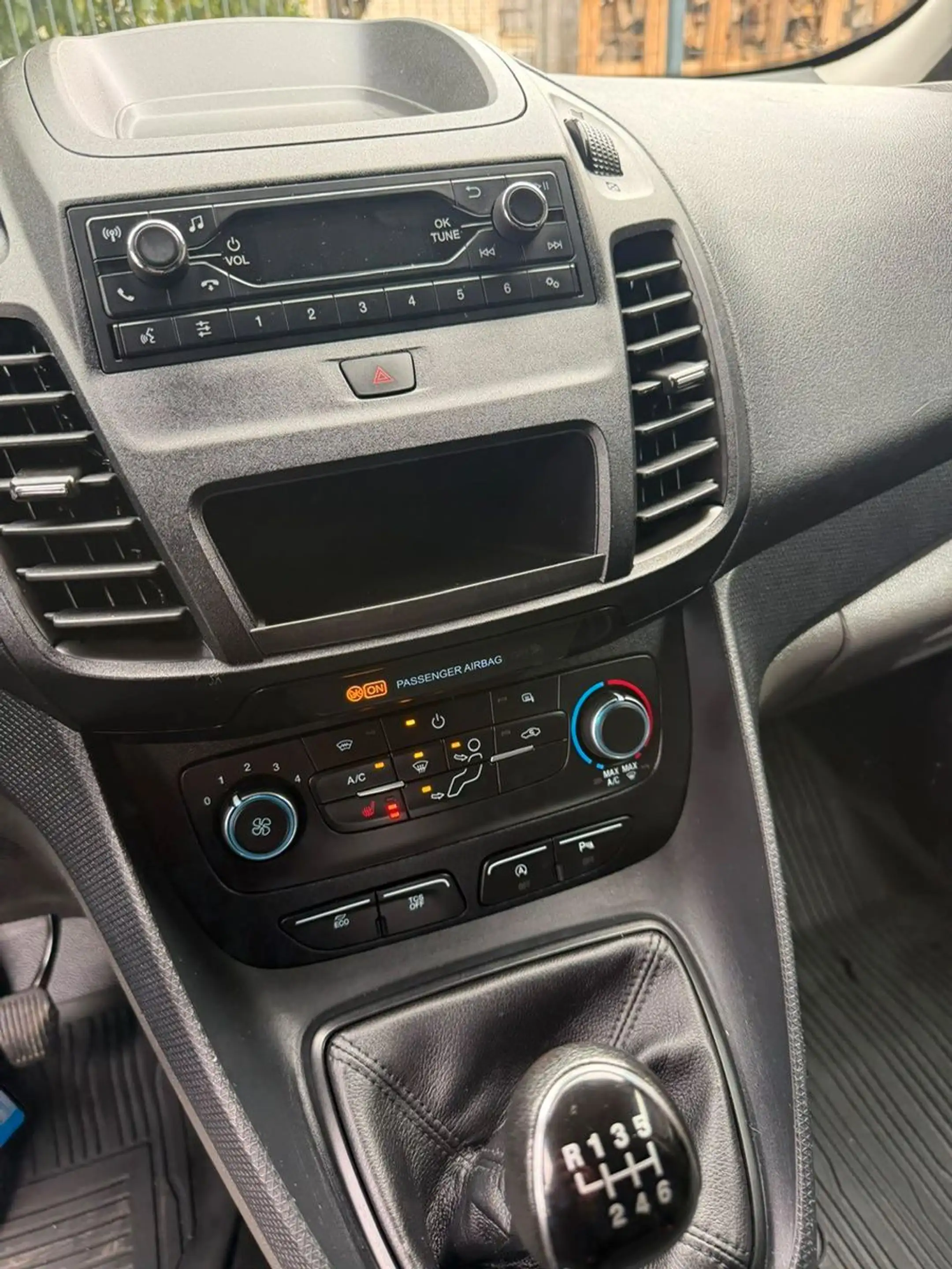 Ford Transit Connect Kasten SHZ Klima AHK PDC — photo 11