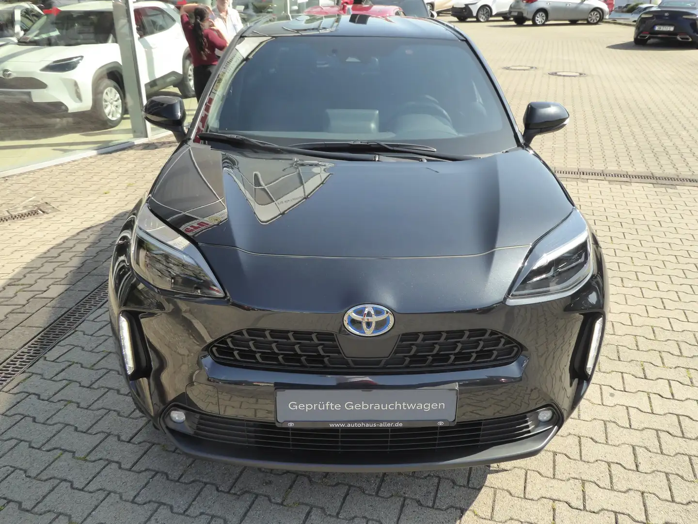 Toyota Yaris Cross Team D + Winterpaket + Smart Connect Schwarz - 2