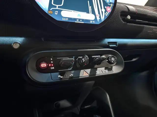 Mini Hatch view 15