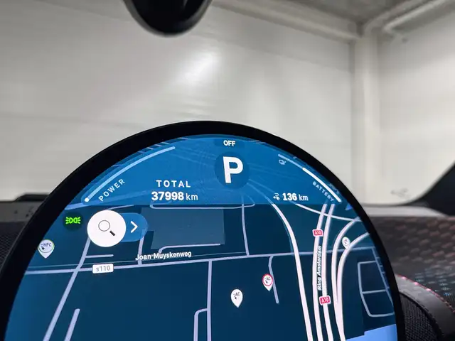 Mini Hatch view 13
