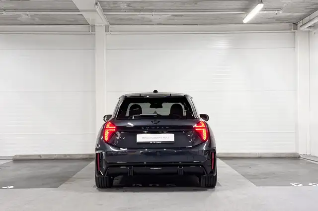 Mini Hatch view 7