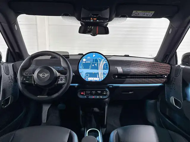 Mini Hatch view 11