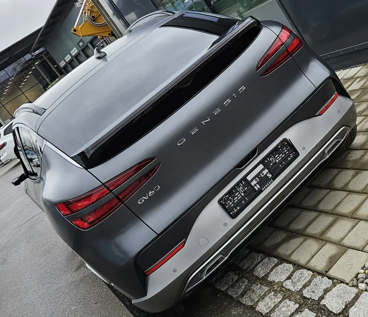 Genesis GV60 Sport Plus 489PS AWD Vollausstattung Grau - 2