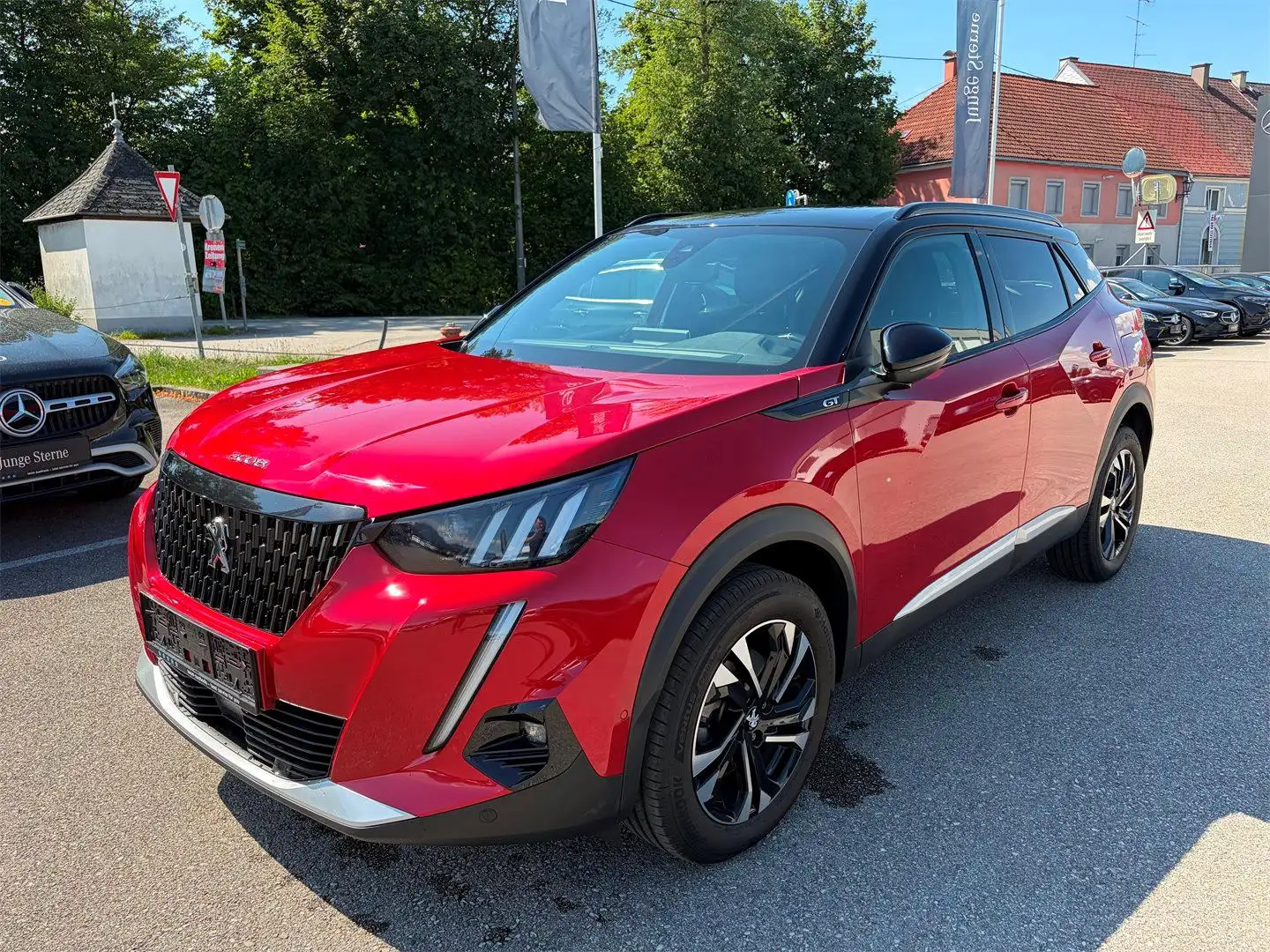Peugeot 2008 BlueHDi 130 S&S GT EAT8 Rot - 1