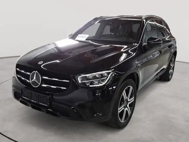 Mercedes-Benz GLC view 2