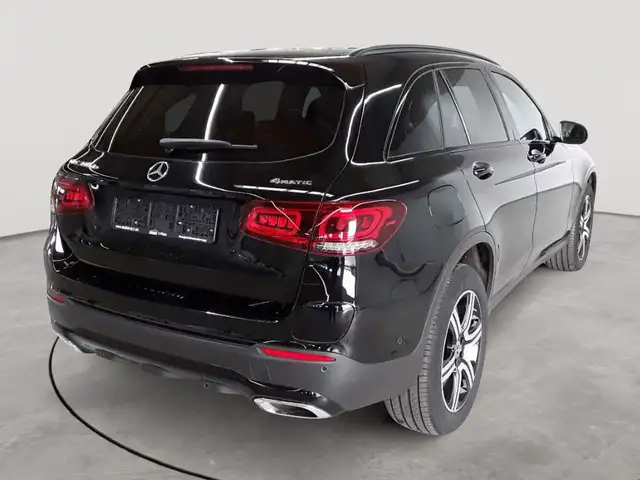 Mercedes-Benz GLC view 4