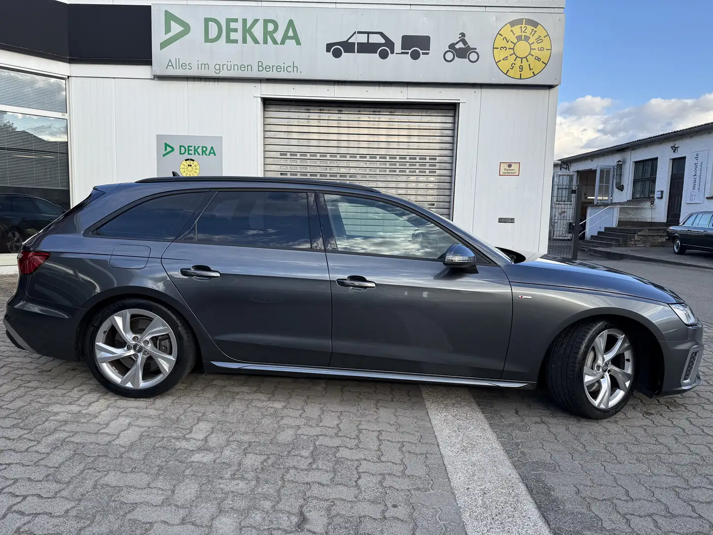 Audi A4 45 TFSI quattro S line mit Klima/Navi/PDC/Alus/ Grau - 2