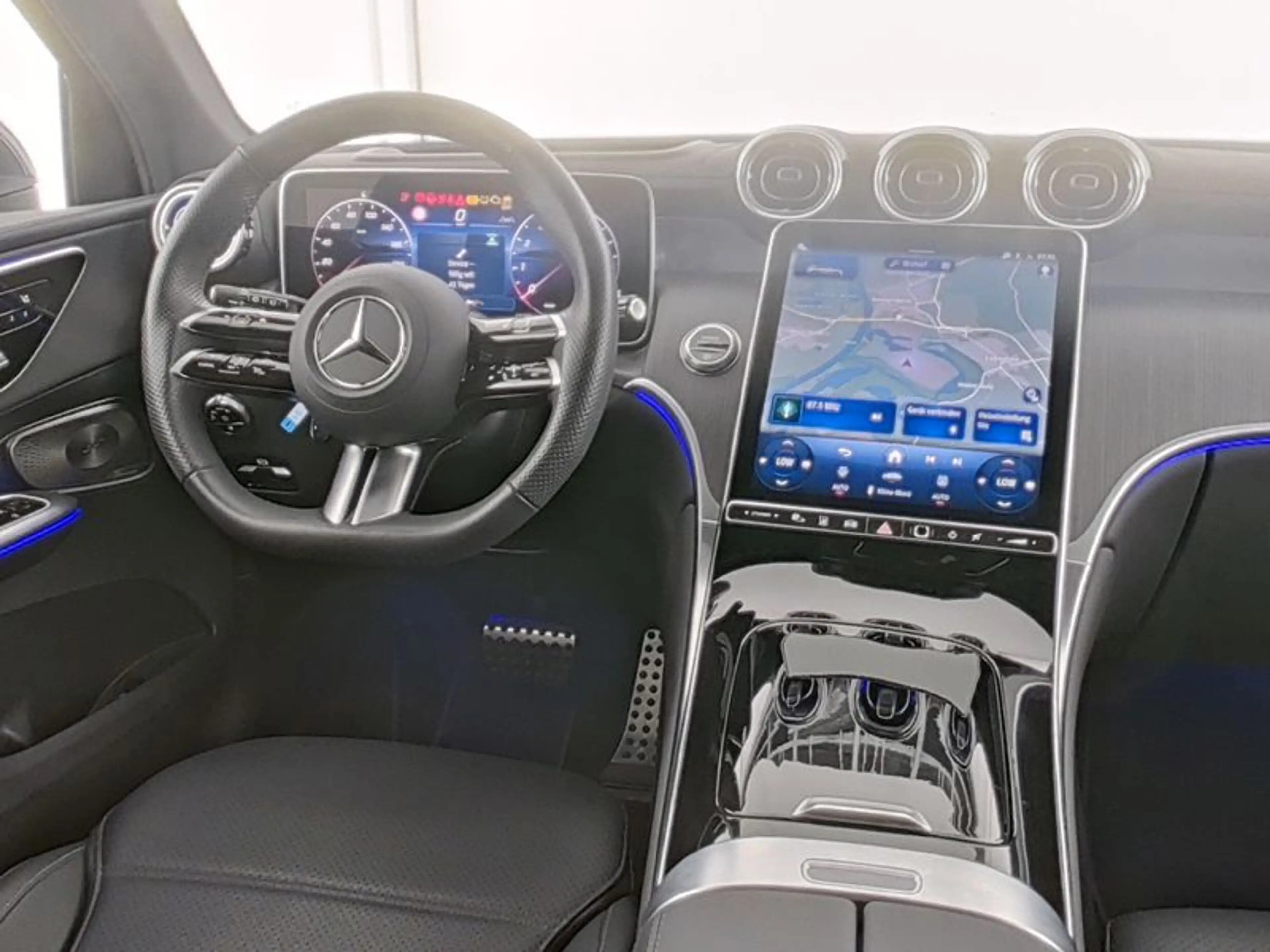 Mercedes-Benz GLC 300 4M AMG-Sport/Pano/Burm/Stdhz/HUD/AHK/20" — photo 7