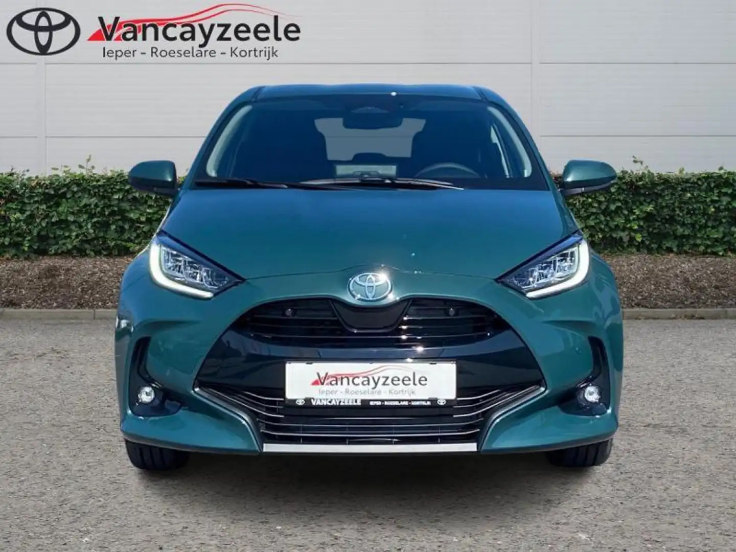 Toyota Yaris Iconic+Hi-techpack+cam+nav+sen Gris - 2