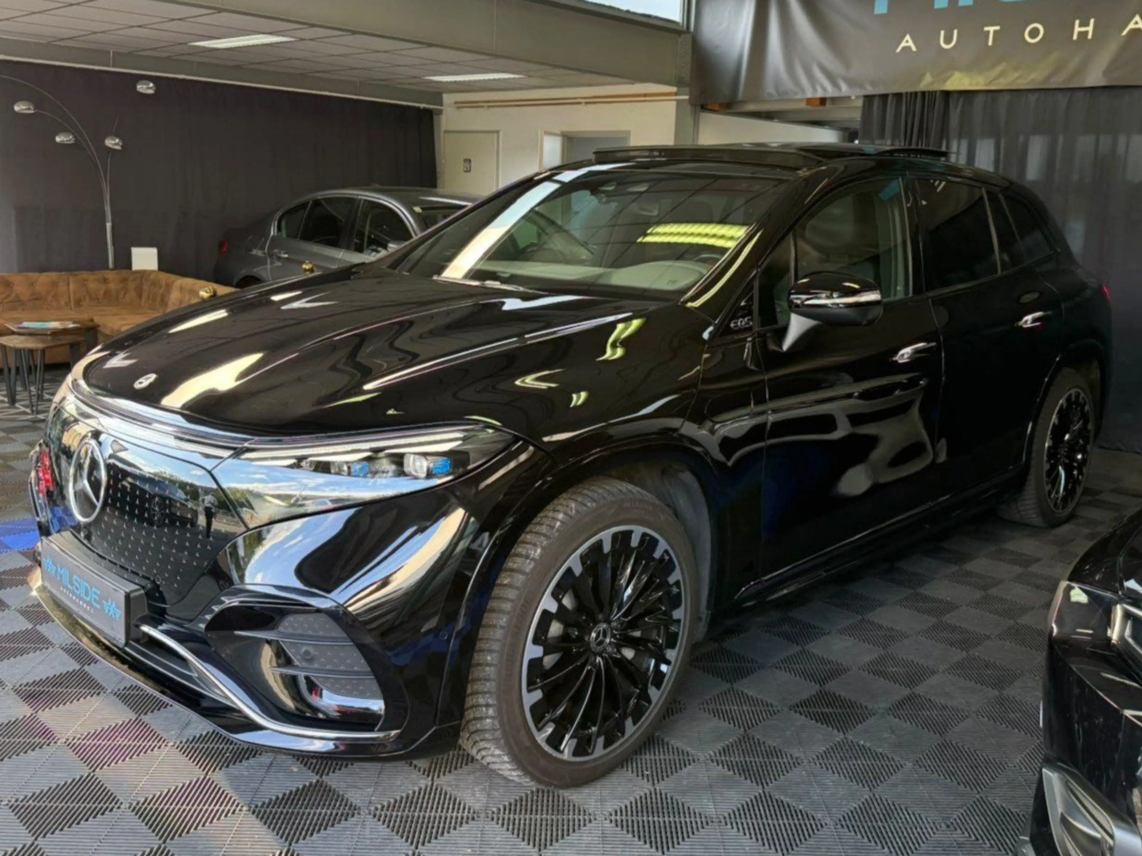 Mercedes-Benz EQS SUV EQS-Klasse EQS 450 AMG Line 4Matic — photo 2